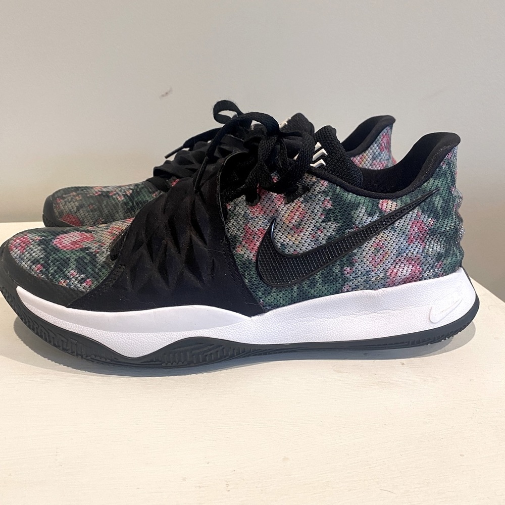 Nike Kyrie Low Floral